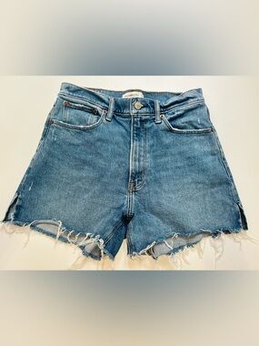 Abercrombie & Fitch The 4 inch Mom Short High Rise Curve Love